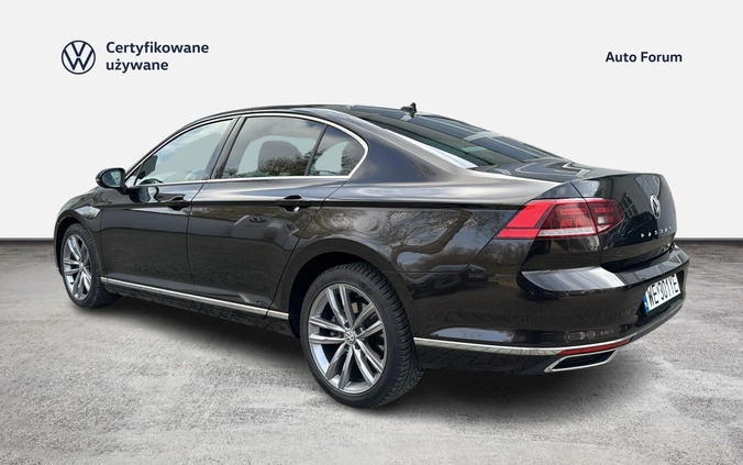 Volkswagen Passat cena 119900 przebieg: 67940, rok produkcji 2019 z Chełmno małe 277